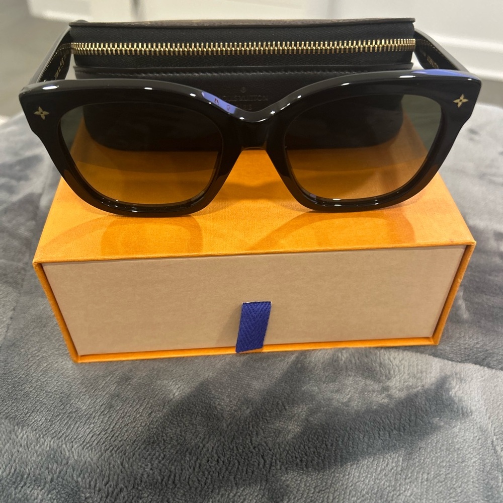 AUTHENTIC Louis Vuitton My Monogram Cat Eye Glasses 
ONLY not LV pouch #Z1729W